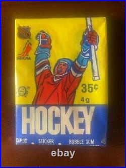 1985-86 OPC Hockey Pack (unopened) with Mario Lemieux Rookie Card Showing