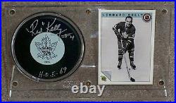 RED KELLY Signed MAPLE LEAFS PUCK & CARD DISPLAY HOFer