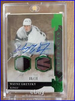 Wayne Gretzky 2019-20 Artifacts Hockey Auto Jersey Stick Card Emerald #06/10